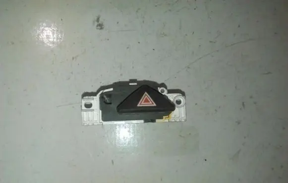 Ford Focus Hazard light switch