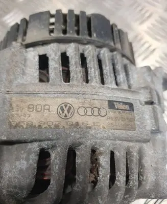 Volkswagen PASSAT B5 Generator/alternator 25418956 058903016E