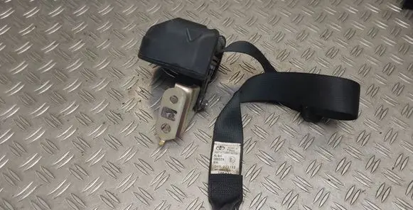 Toyota Auris E180 Rear seatbelt 7336002720