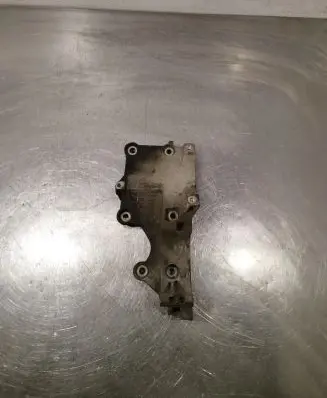 Engine mounting bracket