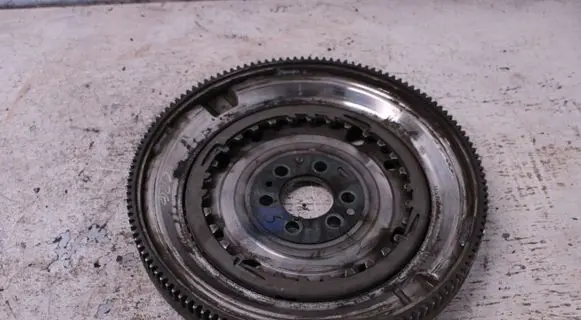 Volkswagen PASSAT B6 Flywheel 03C105266J