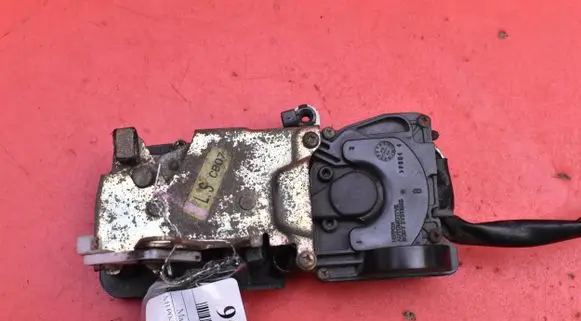 Mazda Premacy Front door lock