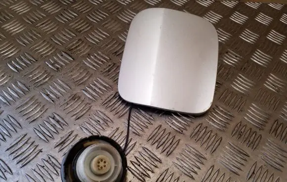 Toyota RAV 4 (XA20) Fuel tank cap