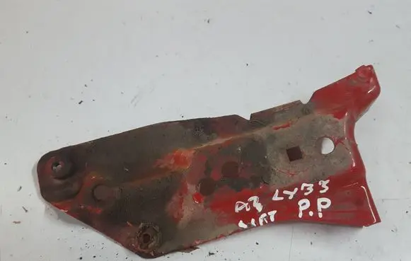 Audi A3 S3 8P Fender mounting bracket 