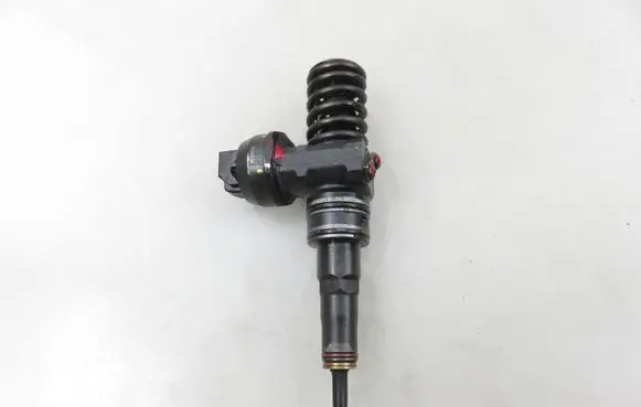 Skoda Fabia Mk1 (6Y) Fuel injector 0414720037 038130073AJ