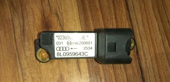 Audi A3 S3 8L Airbag deployment crash/impact sensor 8l0959643c