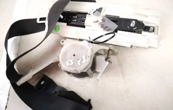 Opel Vectra C Front seatbelt 24451473