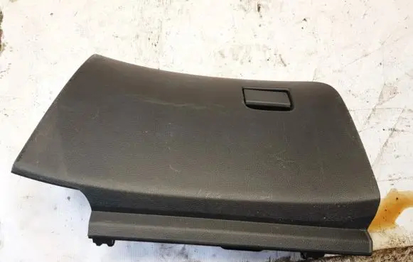 Nissan Qashqai Glove box