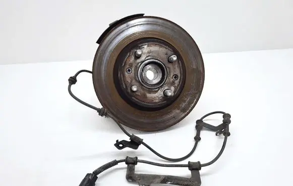 Hyundai i20 (PB PBT) Front wheel hub