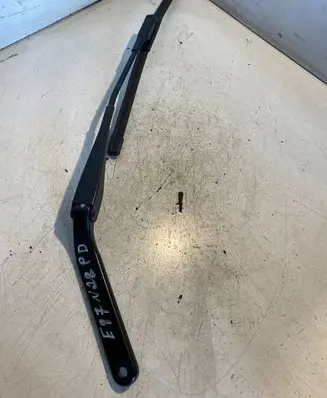BMW 1 E81 E87 Front wiper blade arm