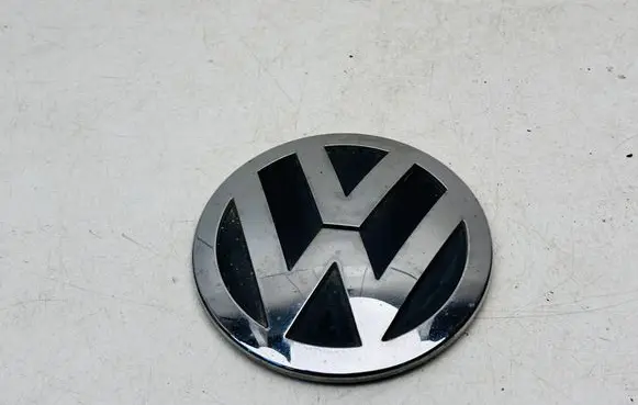 Volkswagen PASSAT B6 Manufacturers badge/model letters 3C9853630 2K0853630B