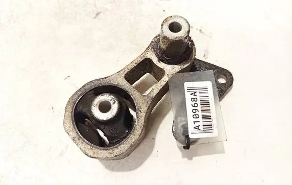 Ford Fiesta Engine mount bracket