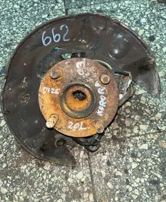 Toyota Corolla E120 E130 Front wheel hub
