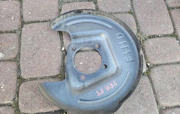 Opel Combo E Rear brake disc plate dust cover 9815411480