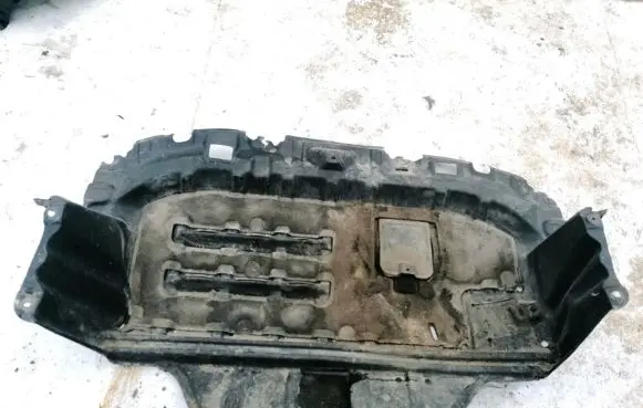 Toyota Yaris Engine splash shield/under tray