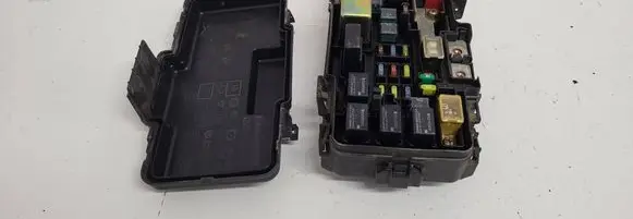 Honda Civic Fuse module 5053071420230291