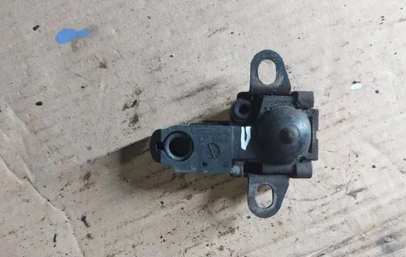Renault Espace III Tailgate/trunk/boot lock/catch/latch 302108