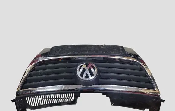 Volkswagen PASSAT B6 Front bumper upper radiator grill 3C0853651AD 3C0853651AF
