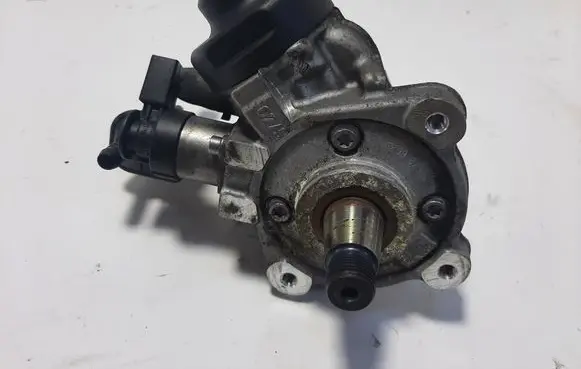 Audi TT TTS Mk2 Fuel injection high pressure pump 03L130755D