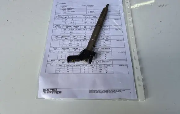 Audi A8 S8 D3 4E Fuel injector 059130277AH 0986435358