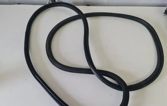 BMW X6 F16 Trunk rubber seal (body) 7454915