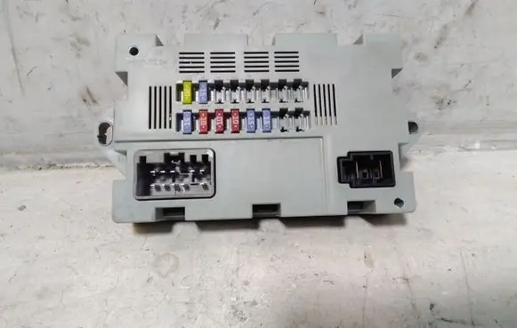 Land Rover Range Rover Evoque L538 Fuse module CPLA14Q073AA 73707520 1406131157