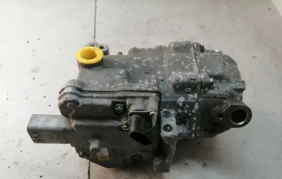 Toyota Auris E180 Air conditioning (A/C) compressor (pump) 0422001330 ES14C 01340