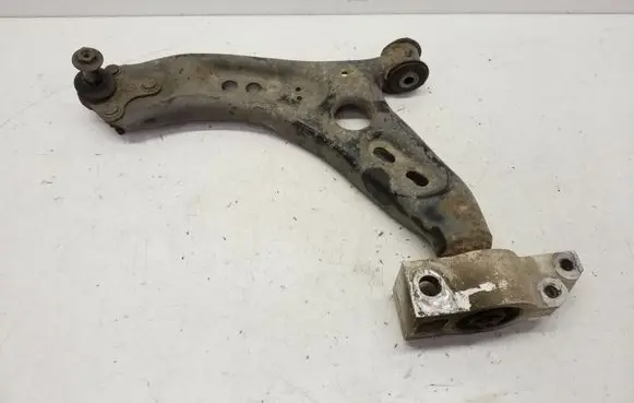 Volkswagen PASSAT B7 Front lower control arm/wishbone