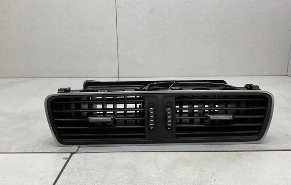 Volkswagen PASSAT B7 Dash center air vent grill 3AC819728A