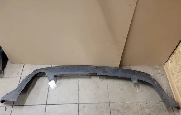 Front bumper lip