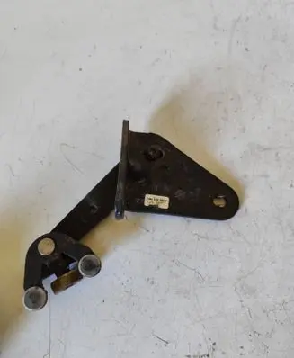 Volkswagen Transporter - Caravelle T5 Sliding door lower roller guide/hinge 7H0843398F 12S04238