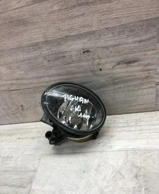 Volkswagen Tiguan Front fog light 5K0941699 00995401