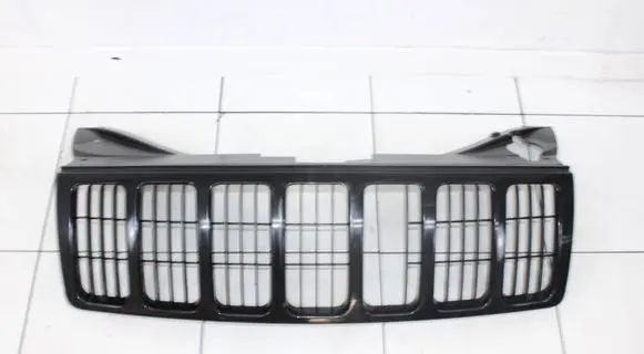 Jeep Grand Cherokee (WK) Front grill 82209206