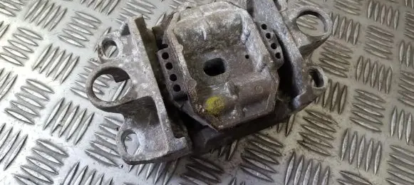 Jaguar X-Type Engine mount bracket