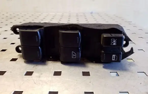 Subaru Outback Electric window control switch