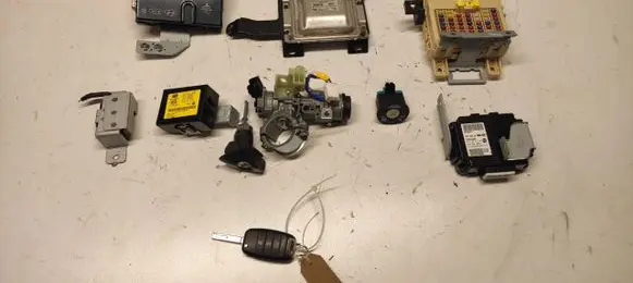 Engine ECU kit and lock set