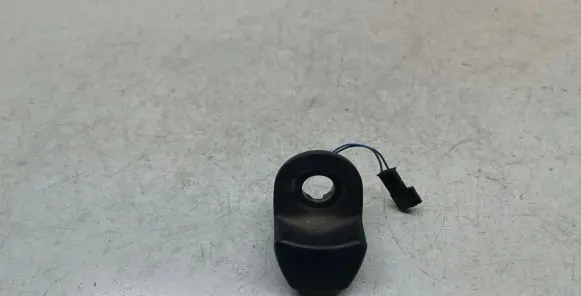BMW 5 E60 E61 Tailgate glass/window release handle 9200673