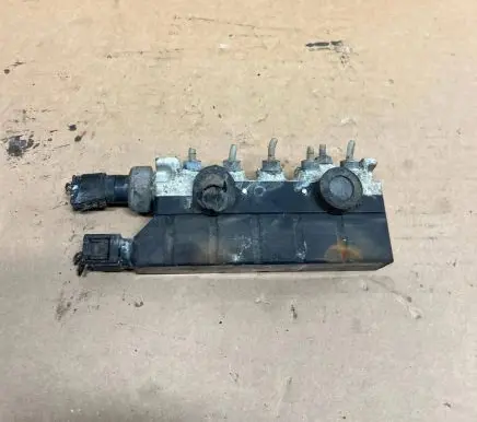 Mercedes-Benz S W220 Air suspension valve block A2203200258