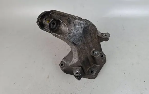 Mercedes-Benz E W211 Engine mounting bracket A6512230004