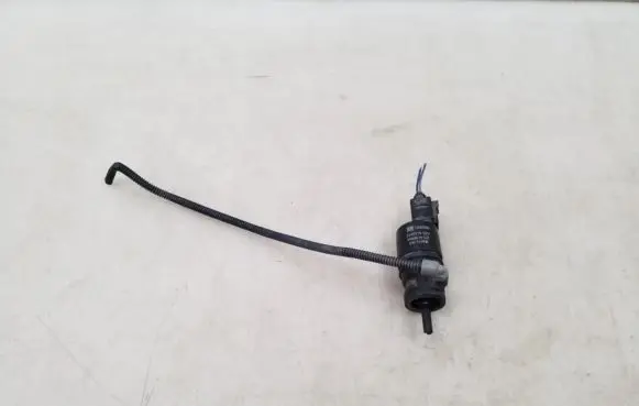 Opel Insignia A Windscreen/windshield washer pump 13250356