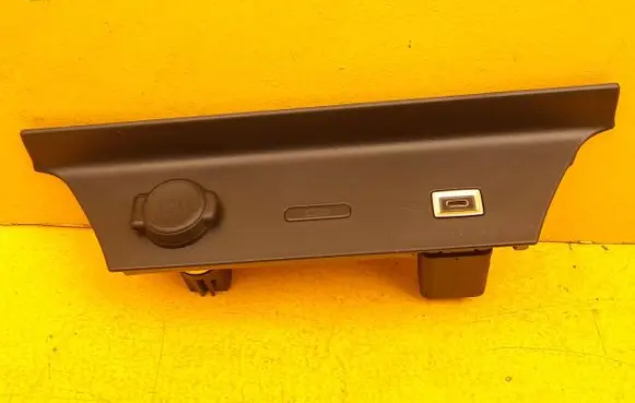 Citroen C5 X USB socket connector 9848394880