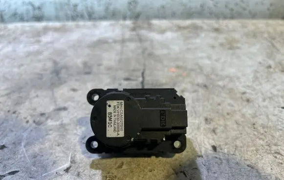 Mitsubishi Lancer X Air flap motor/actuator CSA512T010 85M1C VHB3030005A