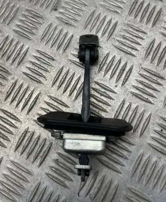 Nissan Qashqai Front door check strap stopper
