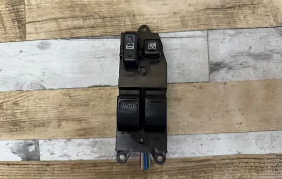 Toyota Yaris Electric window control switch