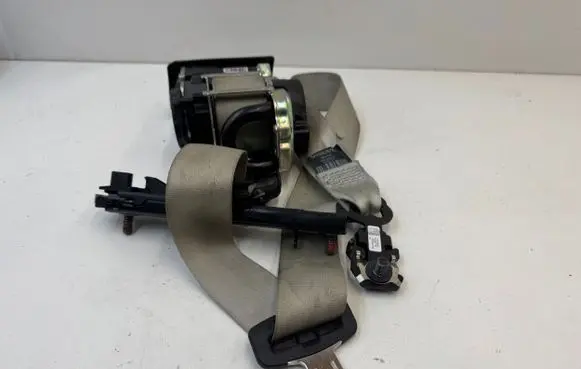 Volvo XC90 Front seatbelt 39844549