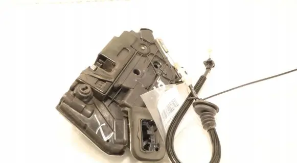 Volkswagen Jetta VI Rear door lock 5K4839016S