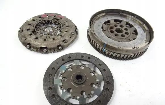 Nissan Qashqai Clutch set kit 302056476R 301015094R