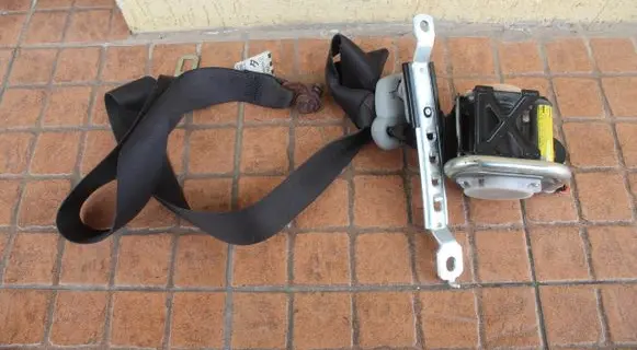 Mitsubishi Outlander Front seatbelt 