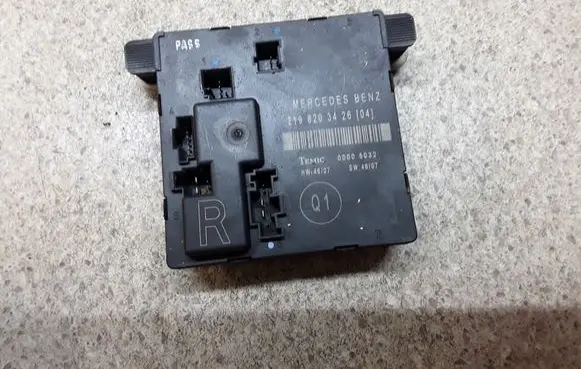 Mercedes-Benz CLS C219 Door control unit/module 2198203426 A2198203426