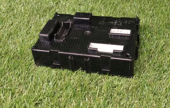 Nissan Note (E11) Comfort/convenience module 284B2EM01E 00165518